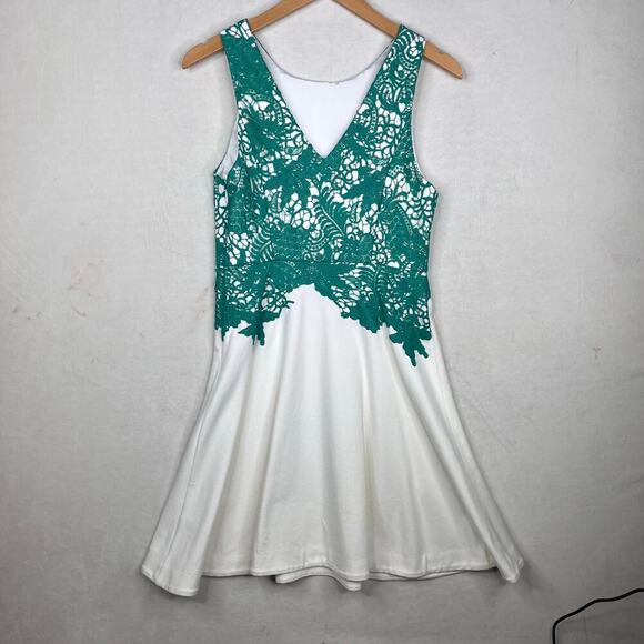 Anthropologie moulinette soeurs arbor green lace overlay dress size 6 - Picture 10 of 10